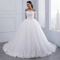 Elegant Ivory White Wedding Bridal Lace Dress with Large Tail Regular Sleeve Mid Waist Polyester Fiber