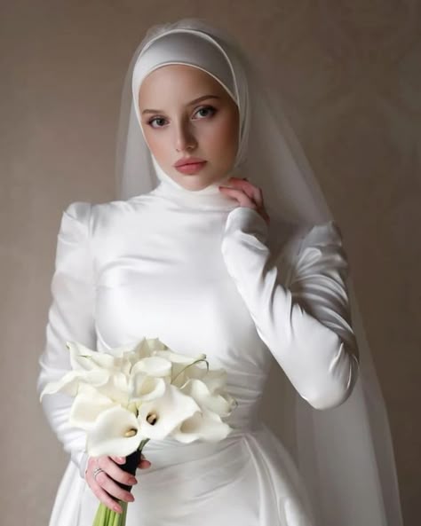 Luxury Muslim High Neck Satin Wedding Dress - Elegant Long Sleeve Mermaid Bridal Gown with Customized Fit
